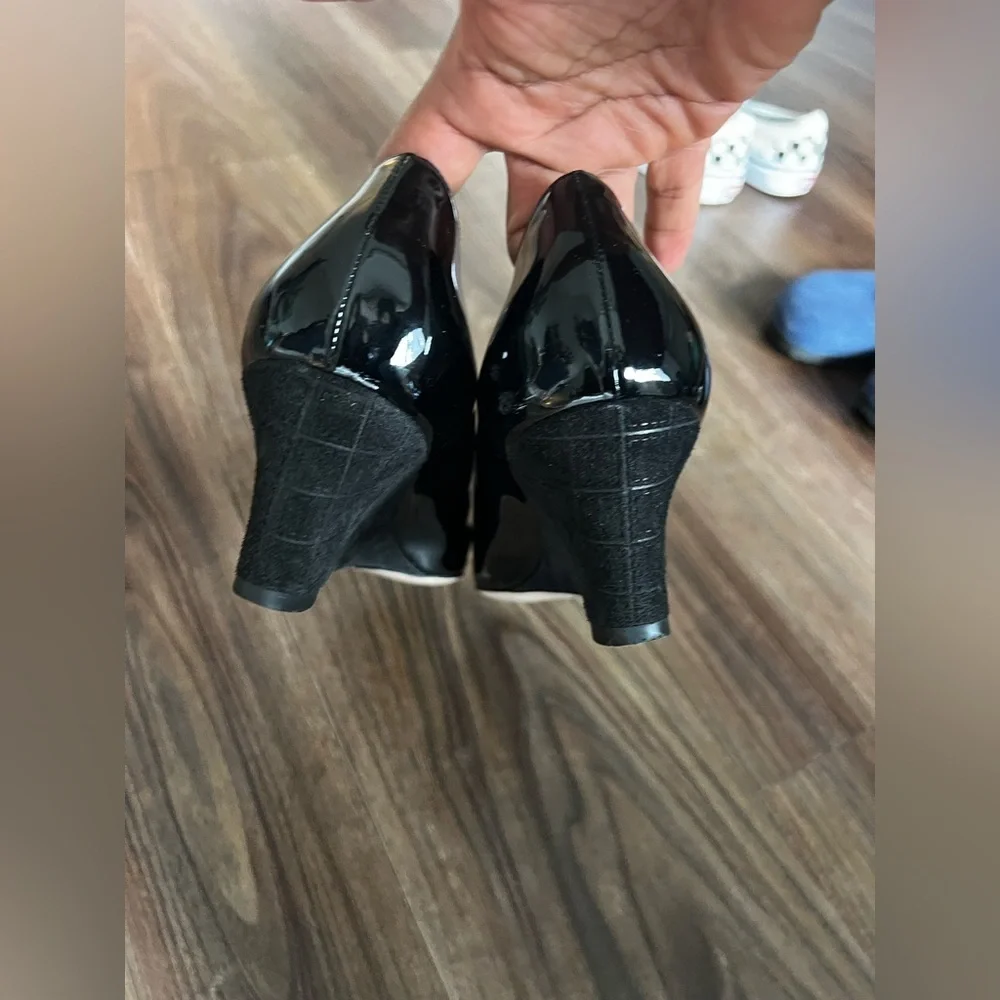 Salvatore Ferragamo Black Patent Leather Wedge Heels Women's 8.5 2A